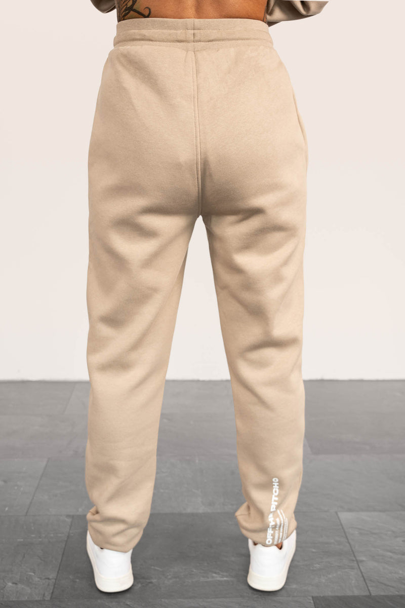 off-the-pitch-damen-jogger-oath-sand-hinten