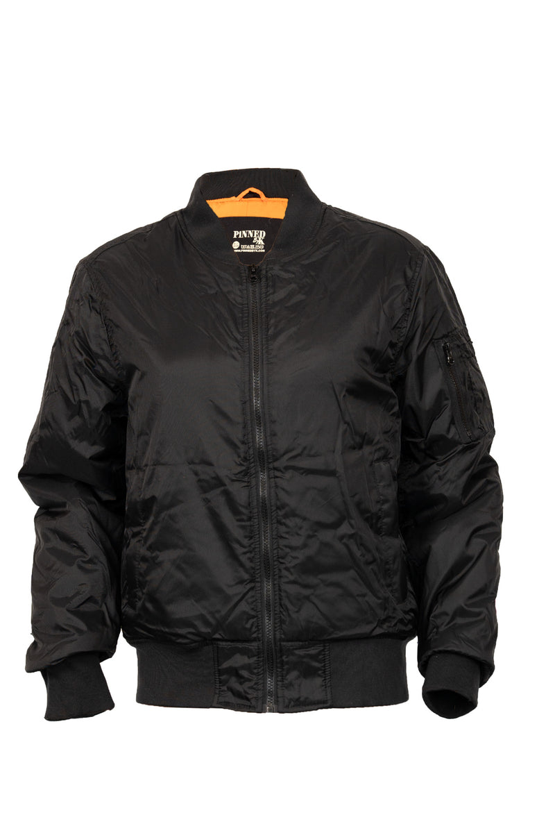 pinned-by-k-bomberjacke-schwarz-freisteller